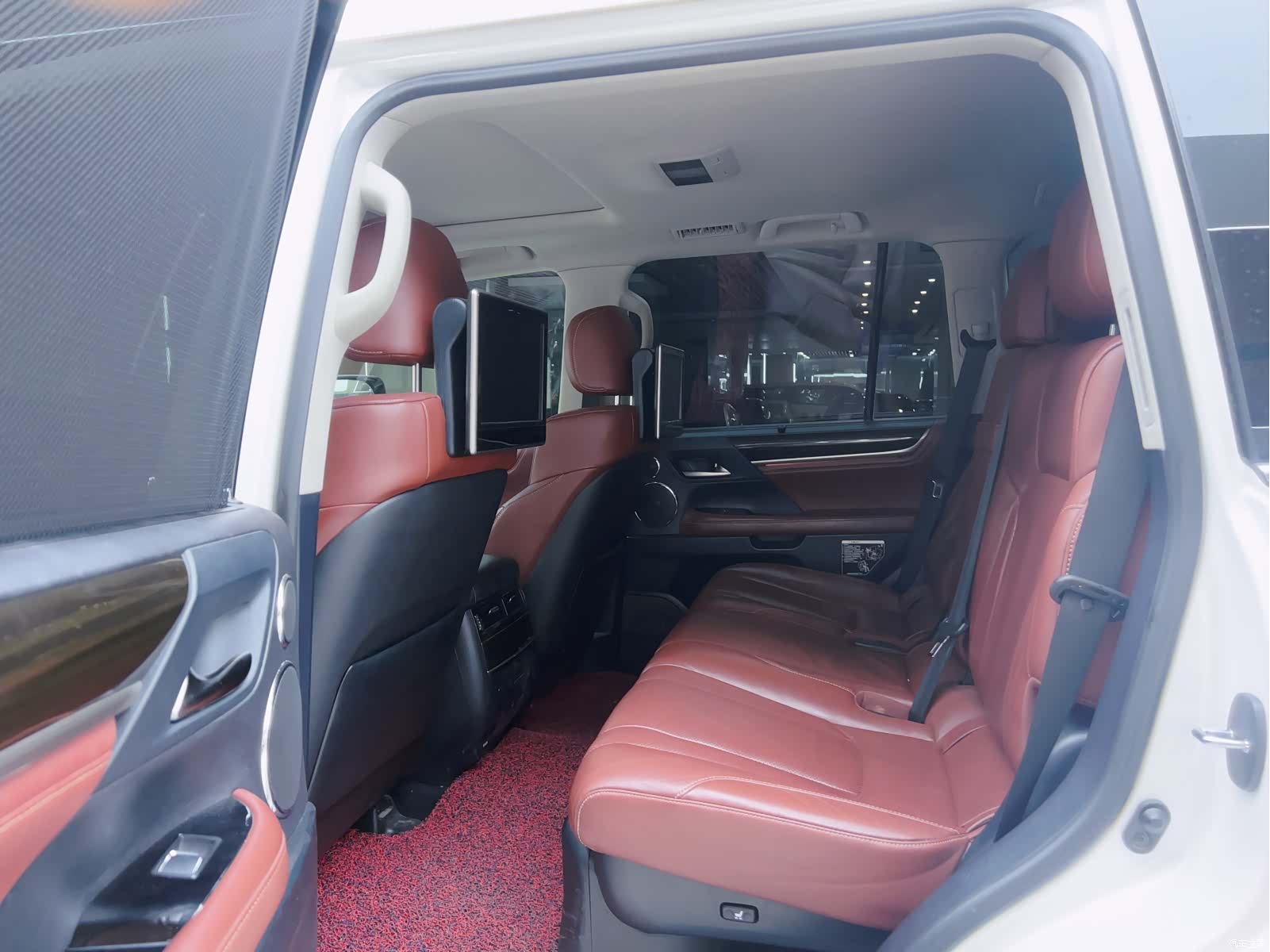 Lexus LX, 2018 10