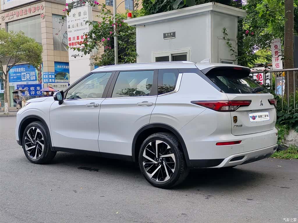 Mitsubishi Outlander, 2023 4
