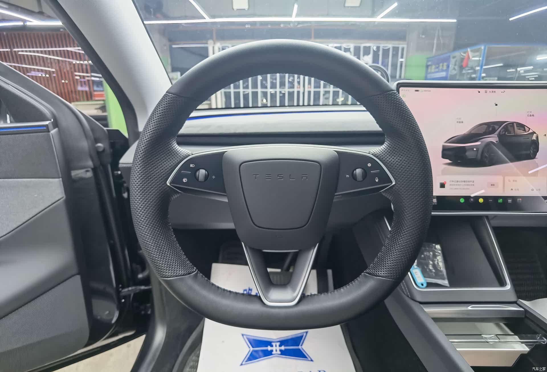 Tesla Model Y, 2025 10