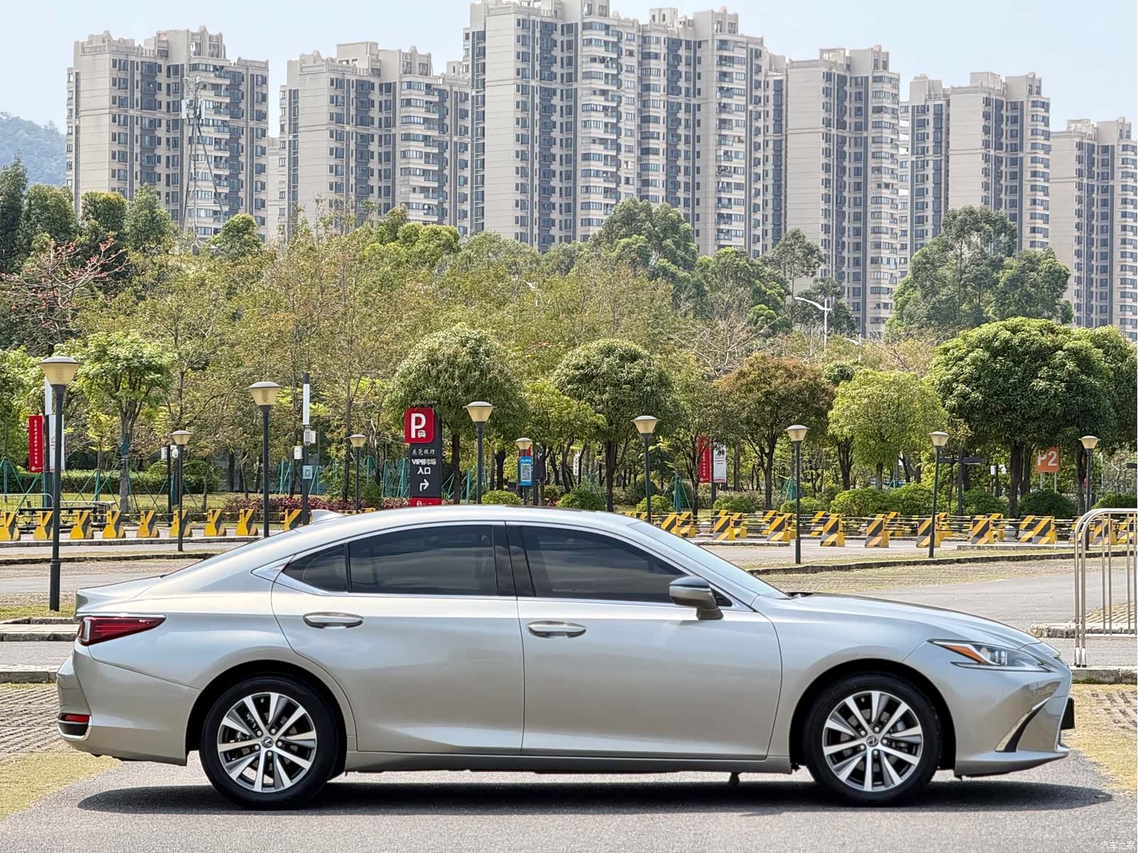 Lexus ES, 2021 7