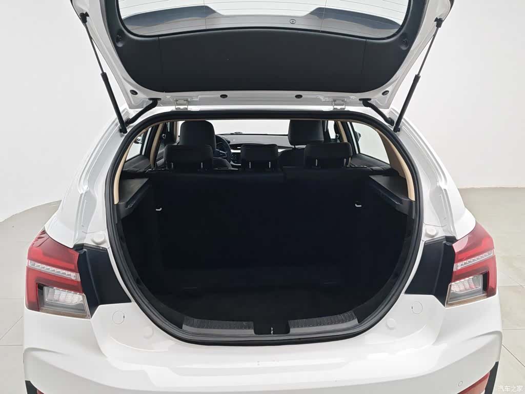 Geely S1, 2018 16