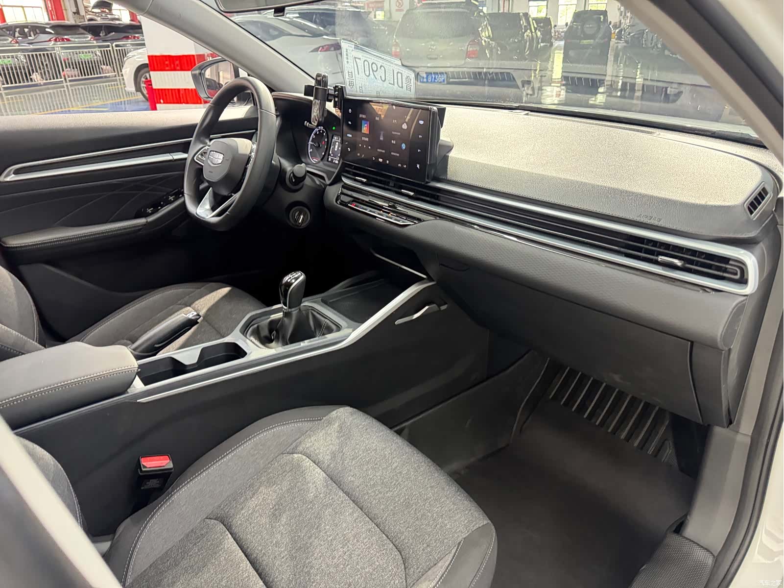 Geely Emgrand, 2025 13