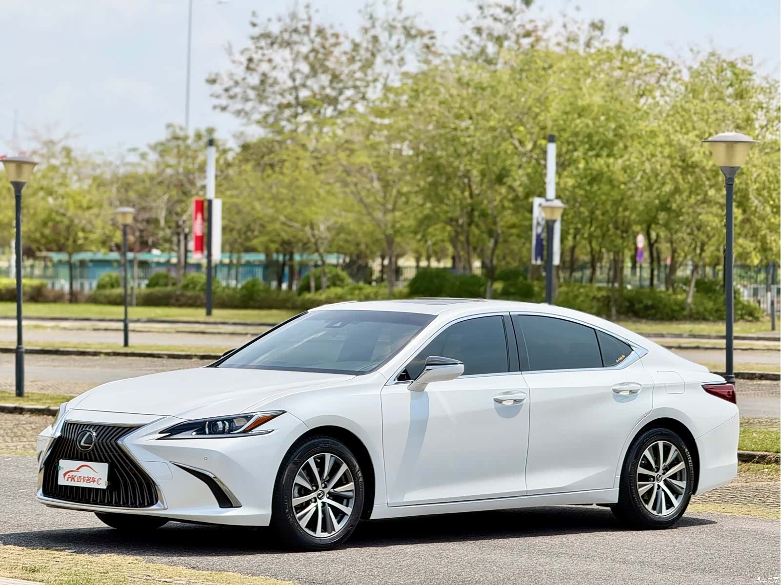 Lexus ES, 2018 1