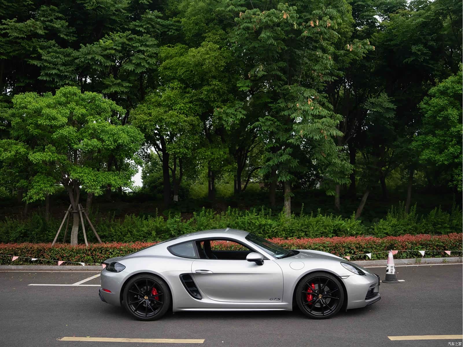 Porsche Cayman, 2022 4