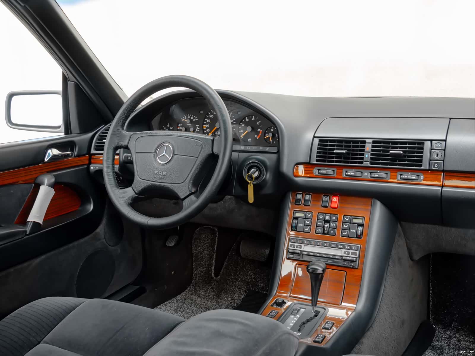 Mercedes-Benz S-Class, 1993 13