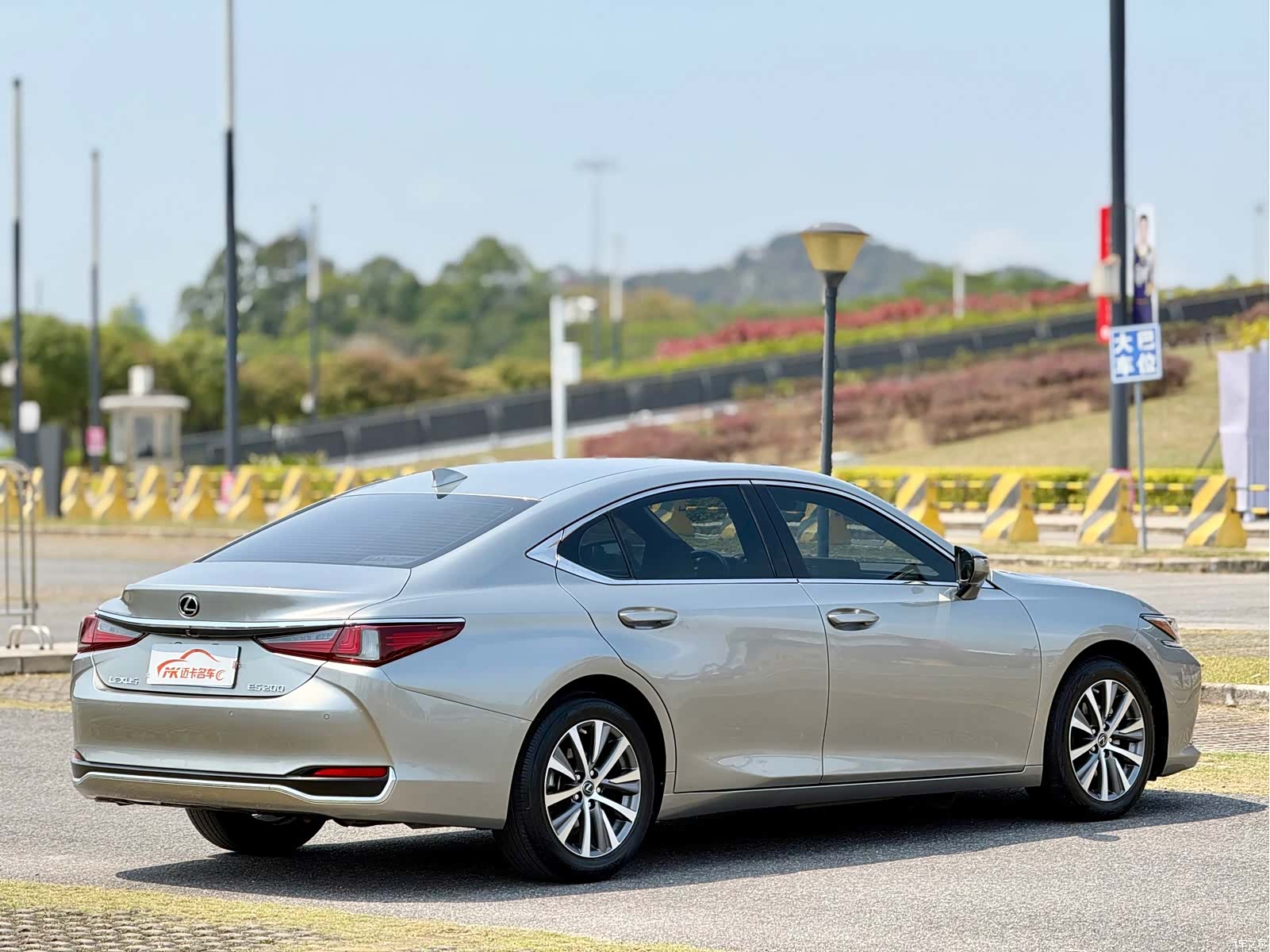 Lexus ES, 2021 4