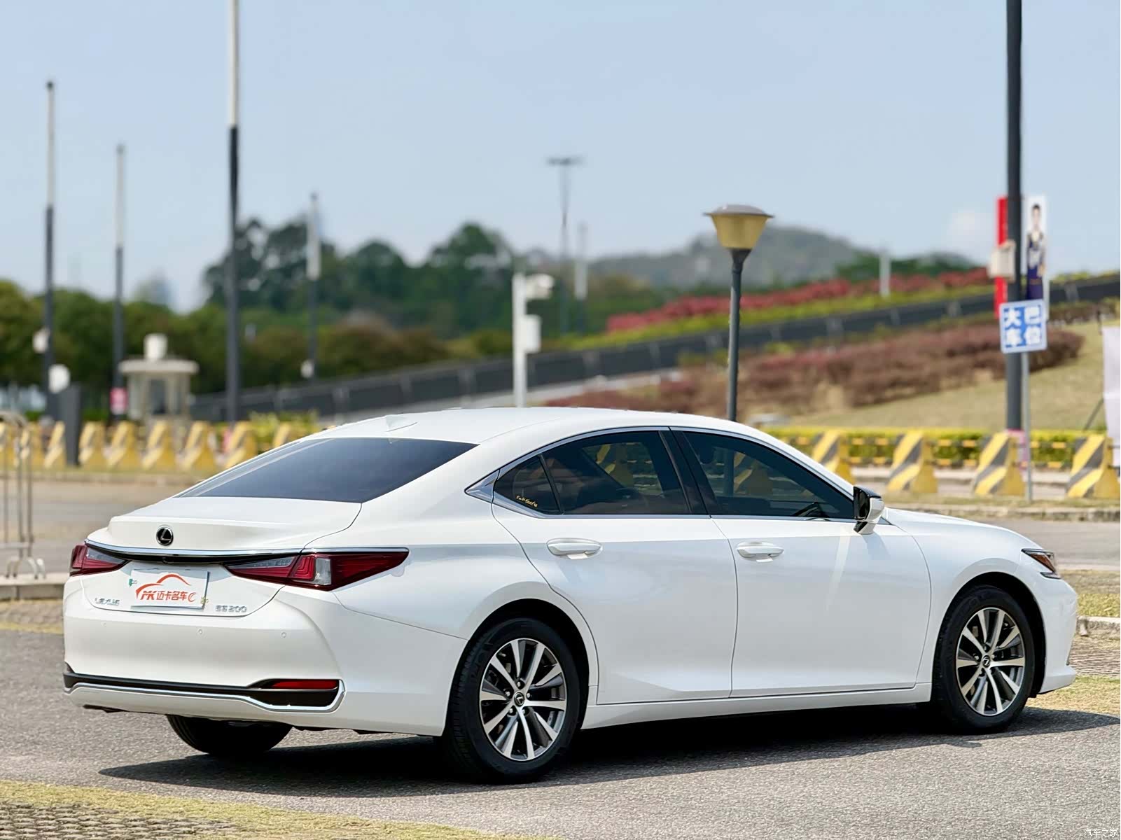 Lexus ES, 2018 7