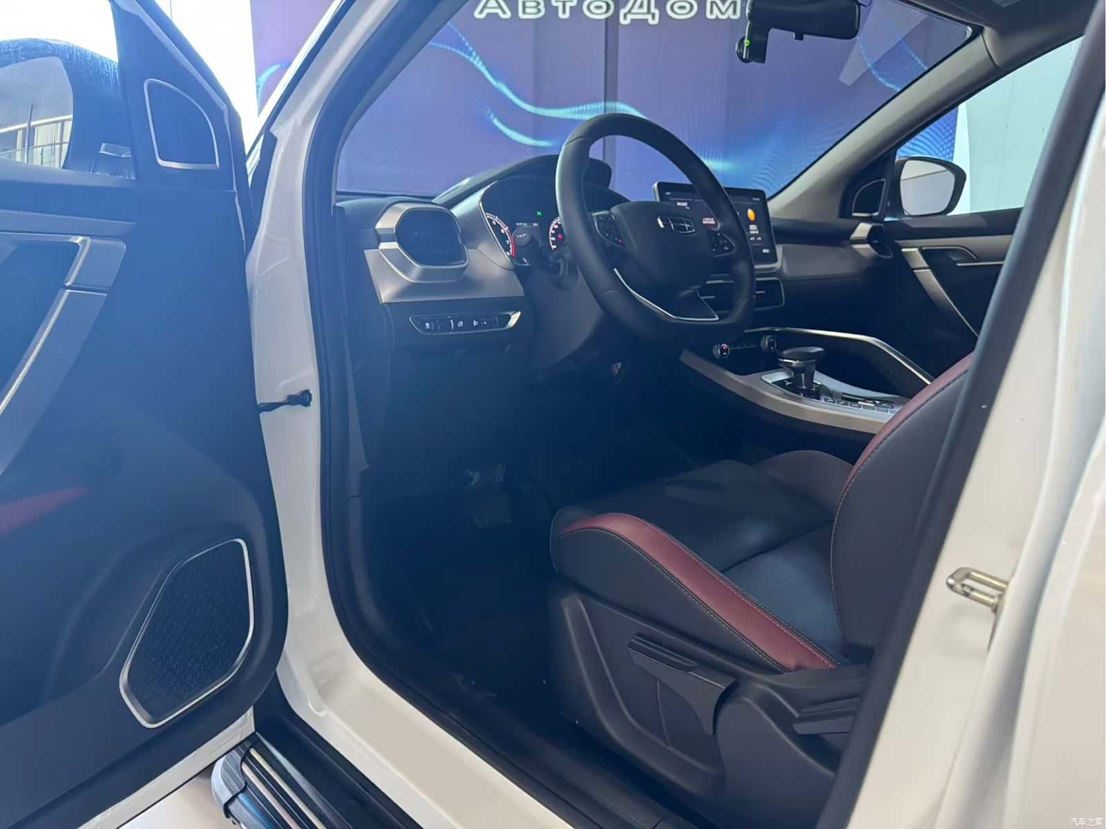 Geely Coolray, 2022 7