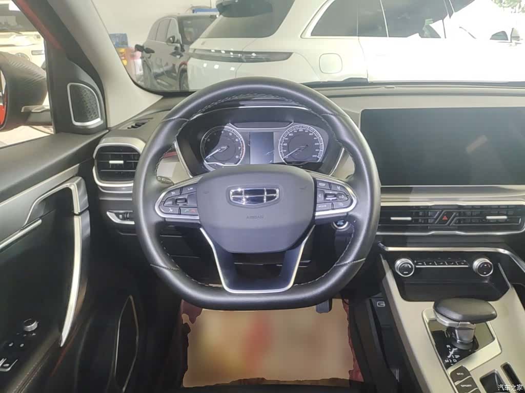 Geely Coolray, 2023 11