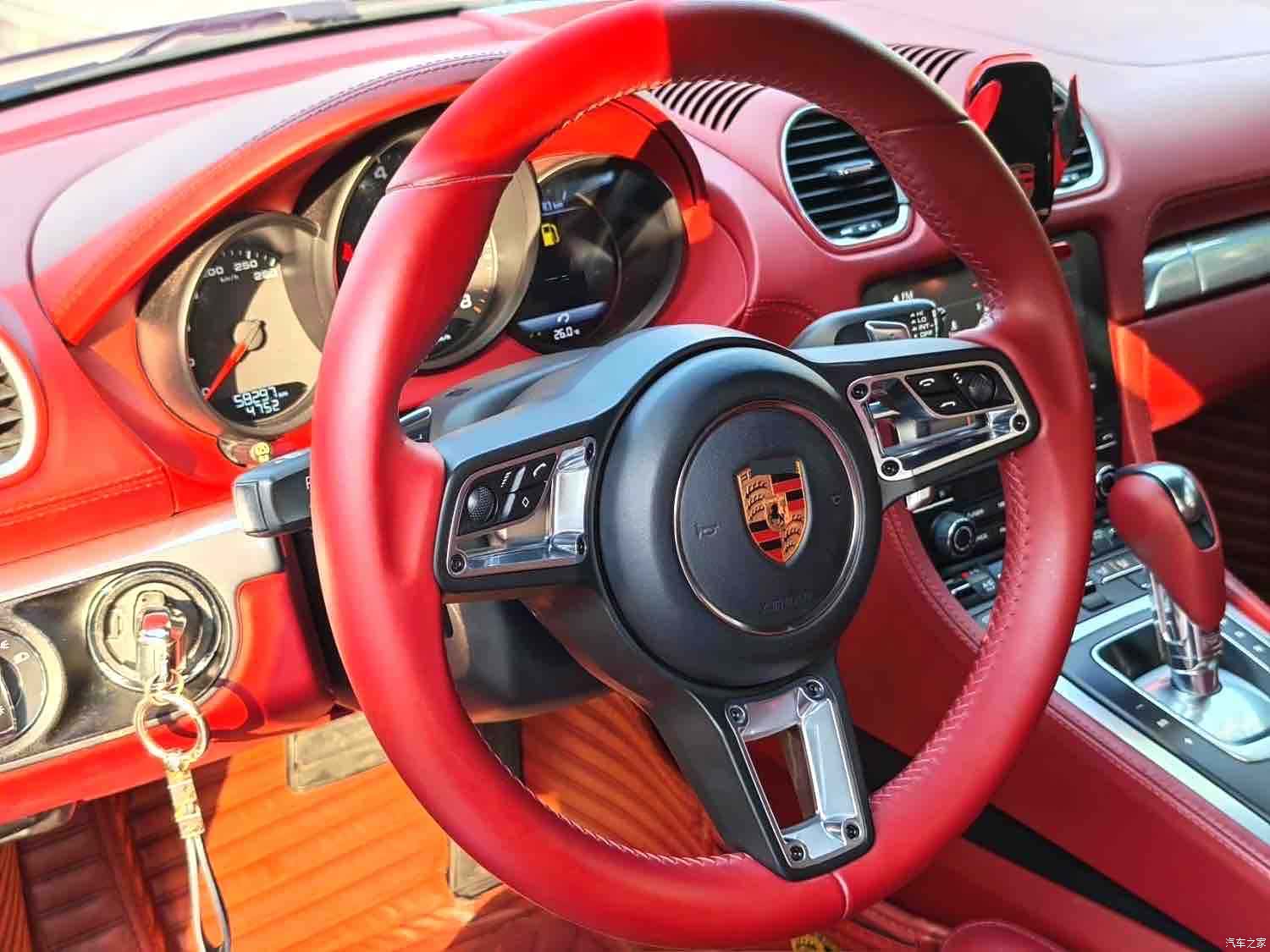 Porsche Cayman, 2018 все фото