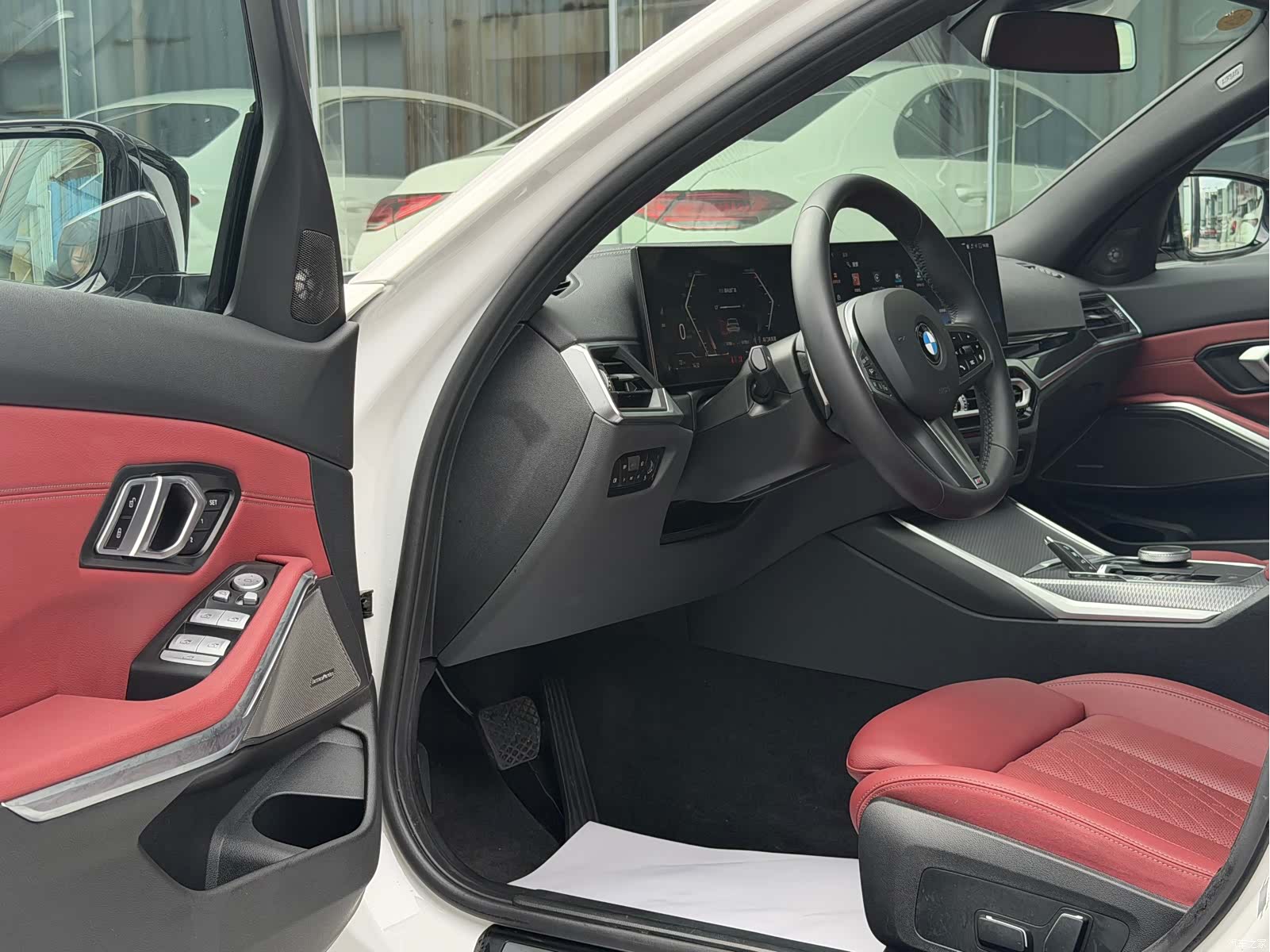 BMW 3 Series, 2025 11