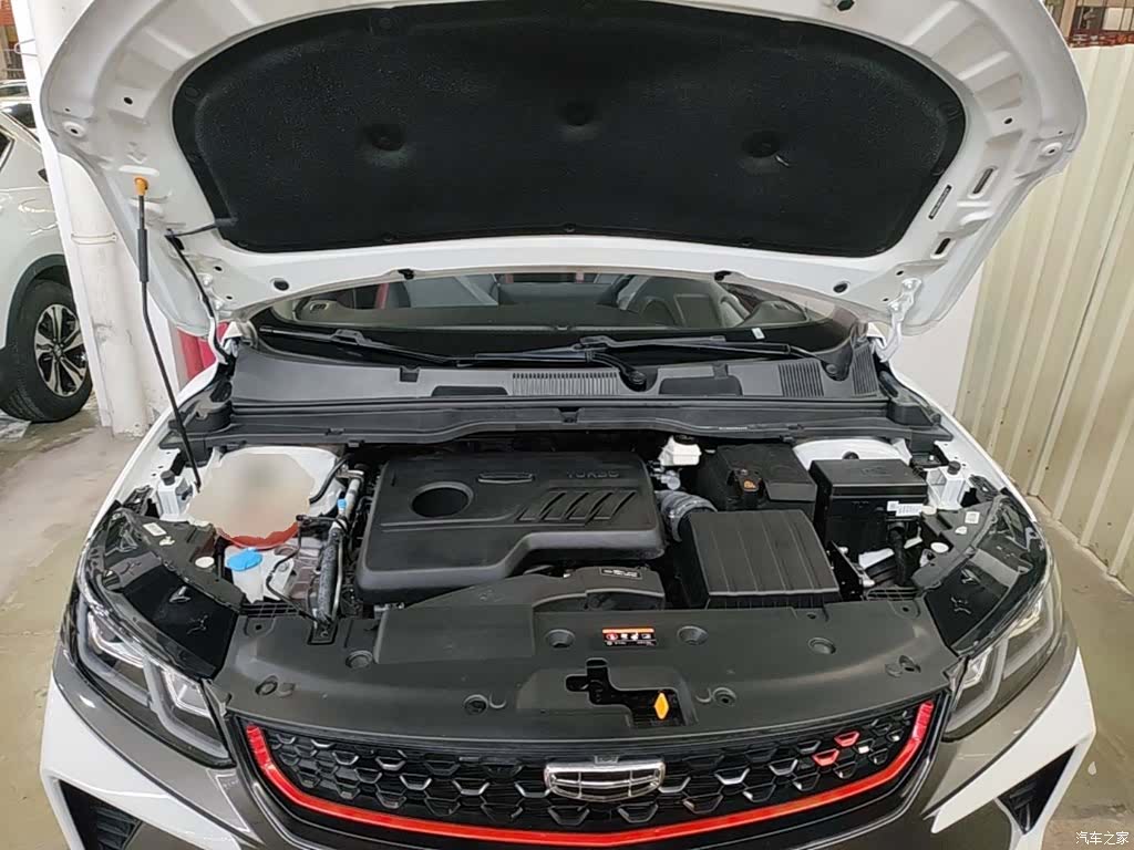 Geely Coolray, 2022 20