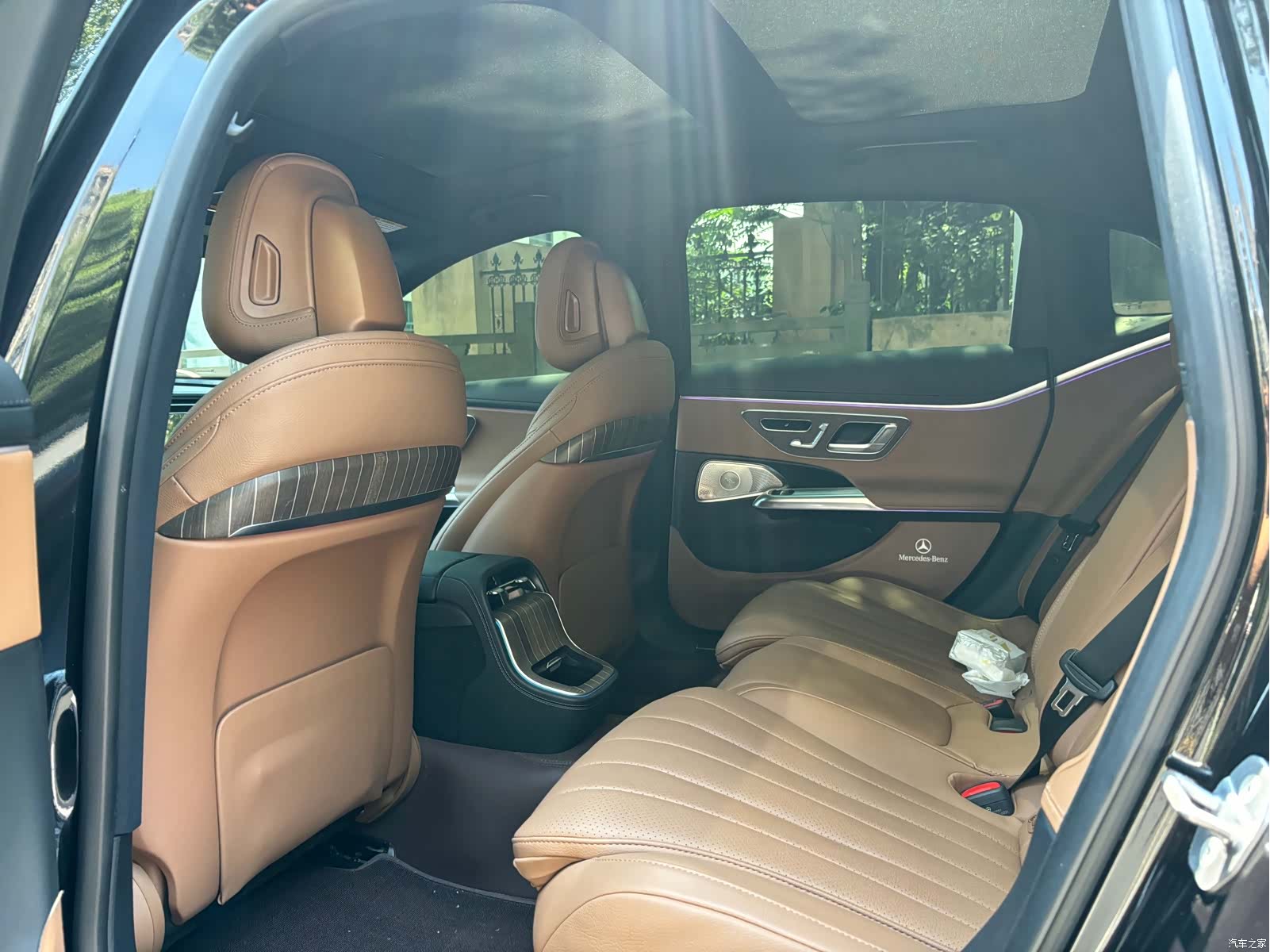 Mercedes-Benz E-Class, 2025 18