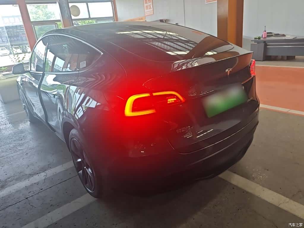 Tesla Model Y, 2024 все фото