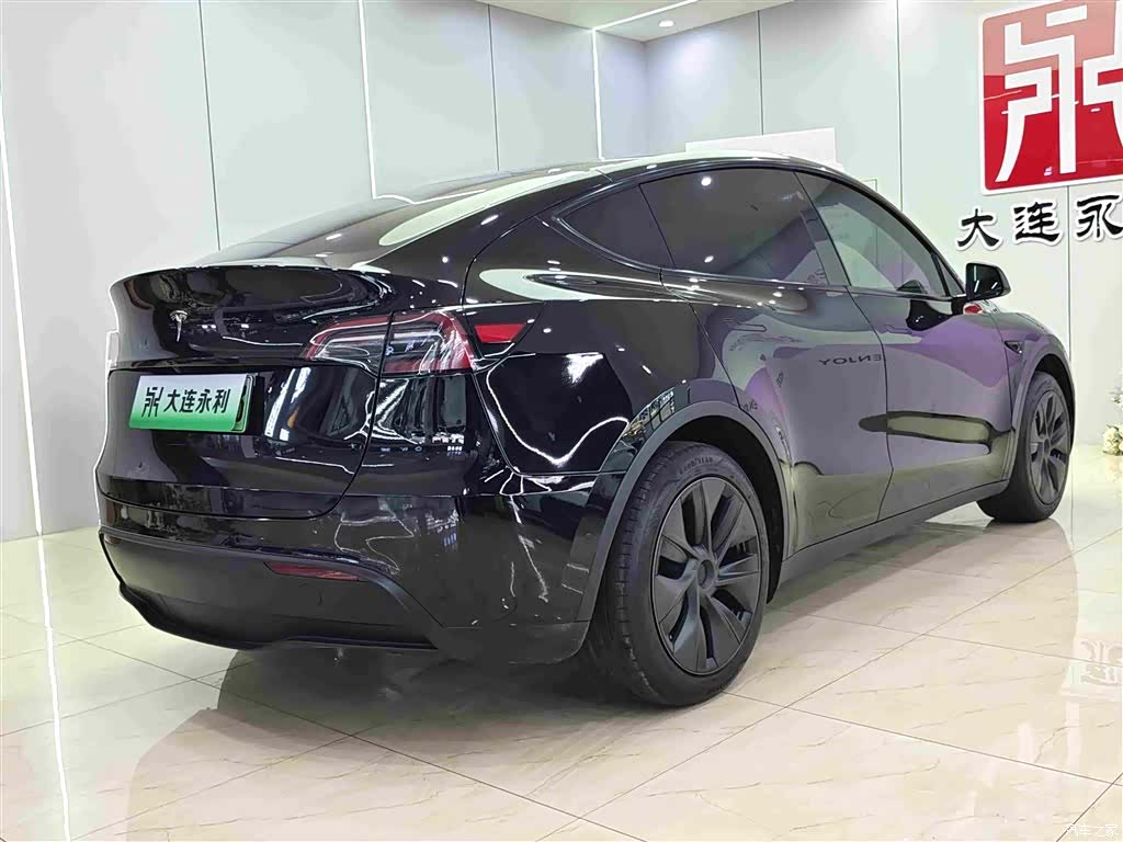 Tesla Model Y, 2024 4
