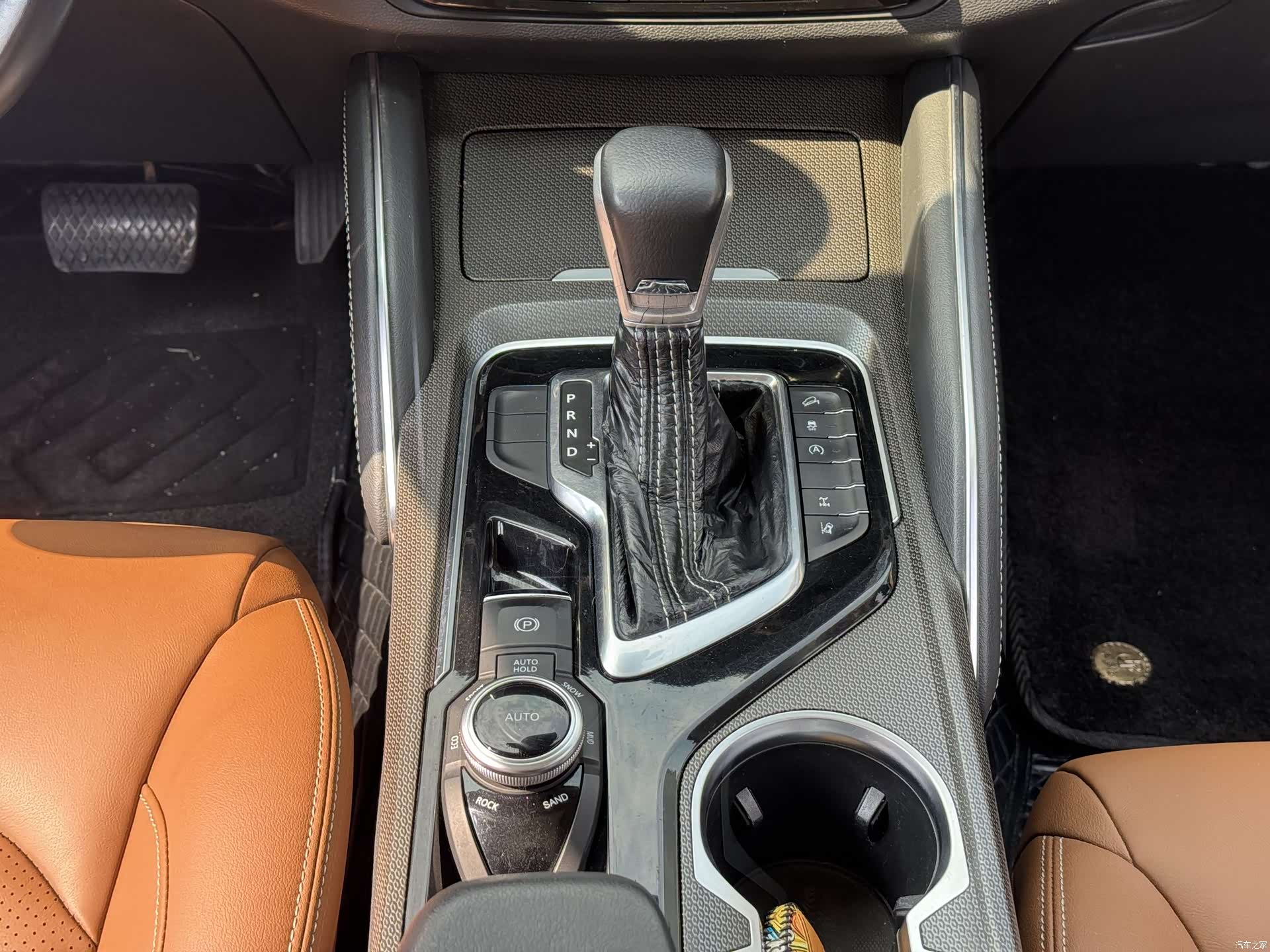 Maxus D90, 2018 7