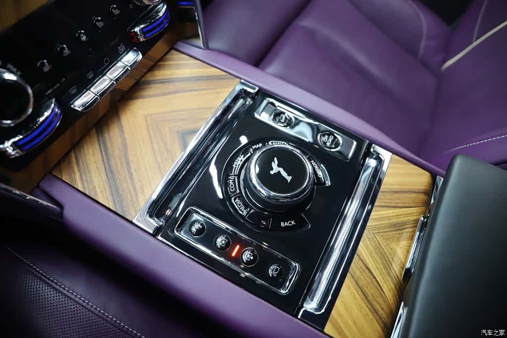 Rolls-Royce Cullinan, 2020 10
