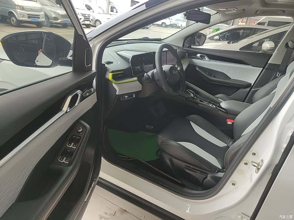 Geely Coolray, 2023 16