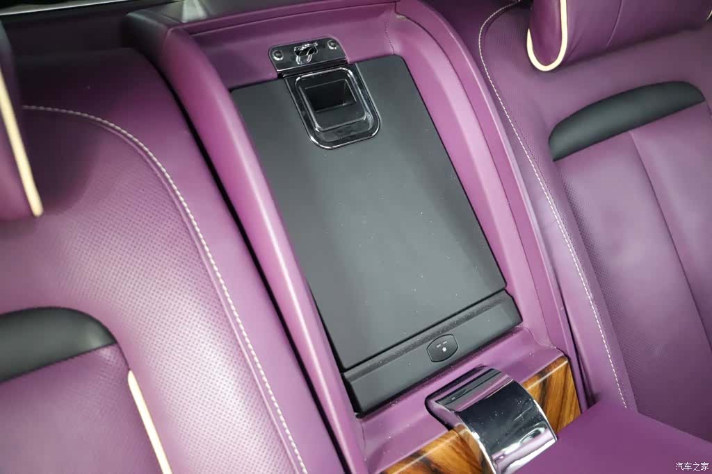 Rolls-Royce Cullinan, 2020 27