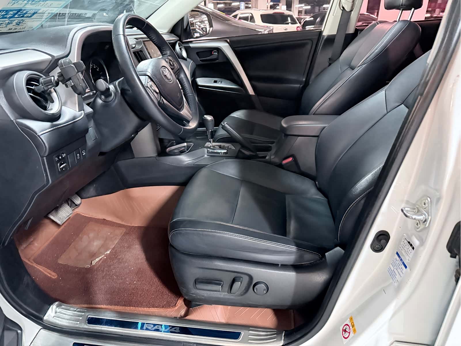 Toyota RAV4, 2018 8