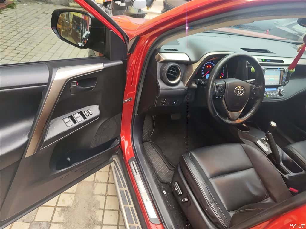 Toyota RAV4, 2014 14