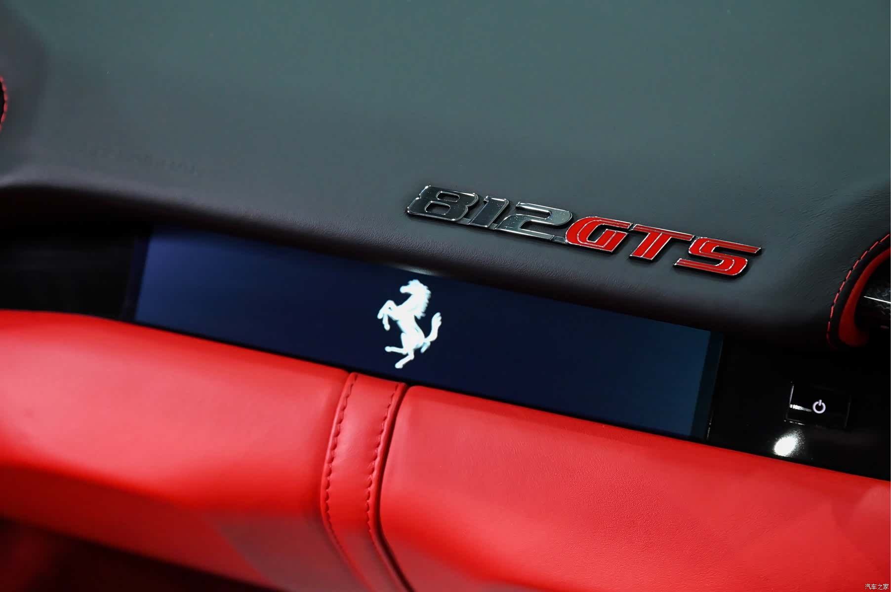 Ferrari 812, 2022 13