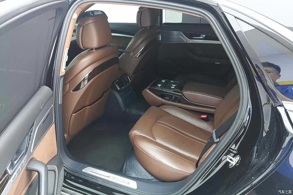 Audi A8L, 2017 11