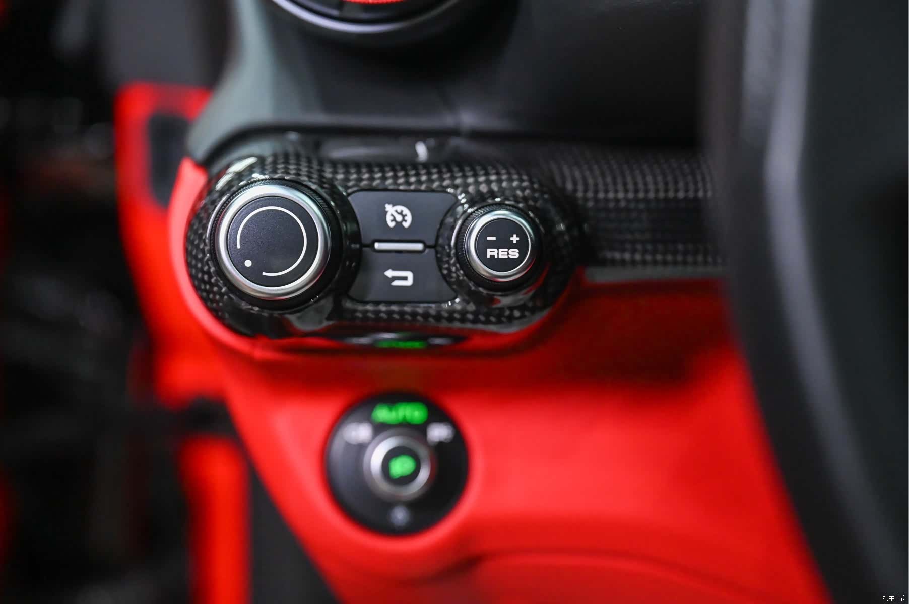 Ferrari 812, 2022 15