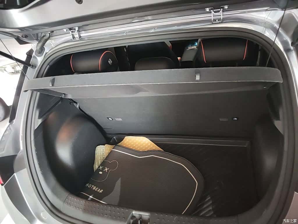 BYD Dolphin, 2022 19
