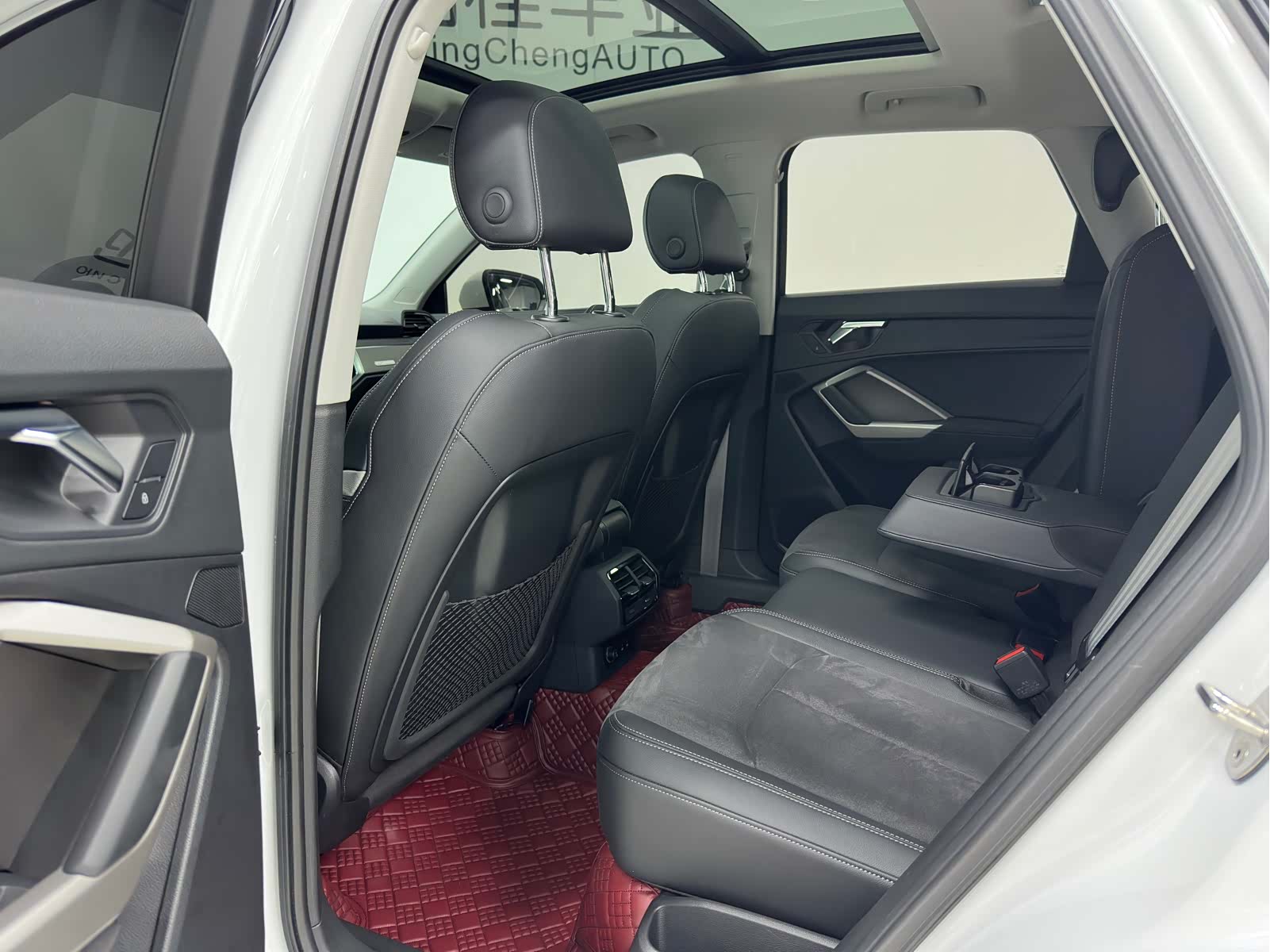Audi Q3, 2022 12