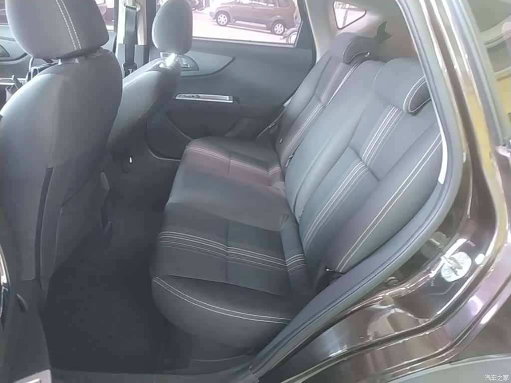 DongFeng AX3, 2016 13