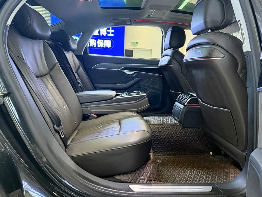 Audi A8 2020, фото 10