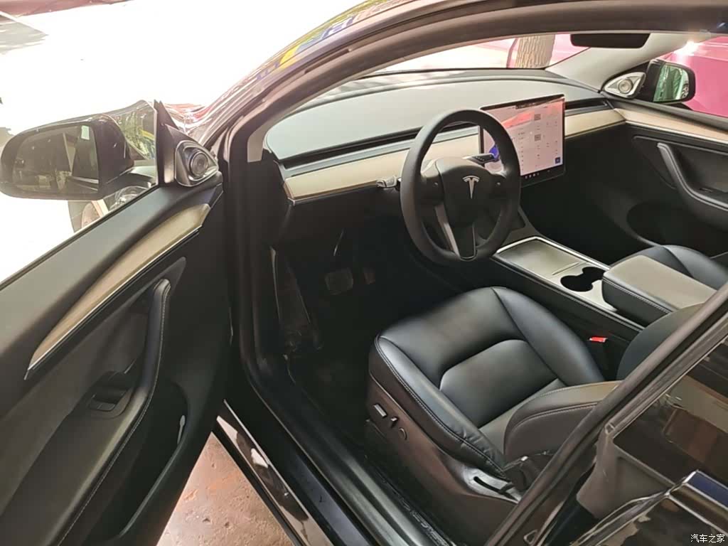 Tesla Model Y, 2022 16