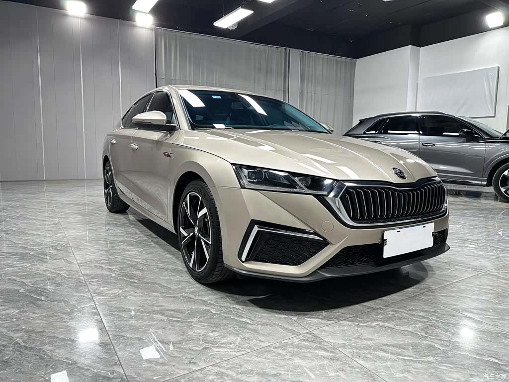 Skoda Octavia, 2023 3