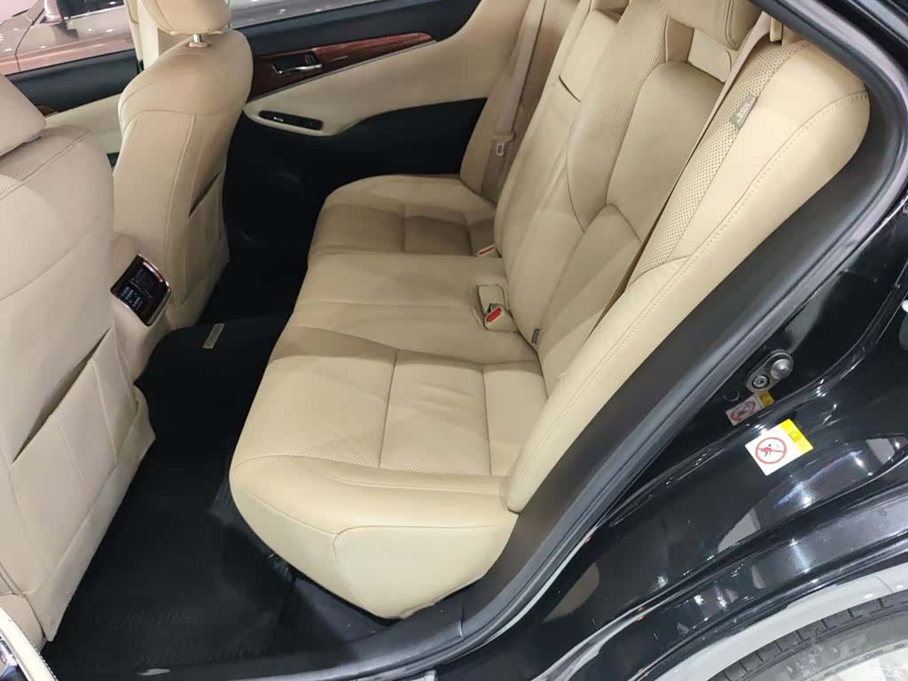Toyota Crown, 2017 13