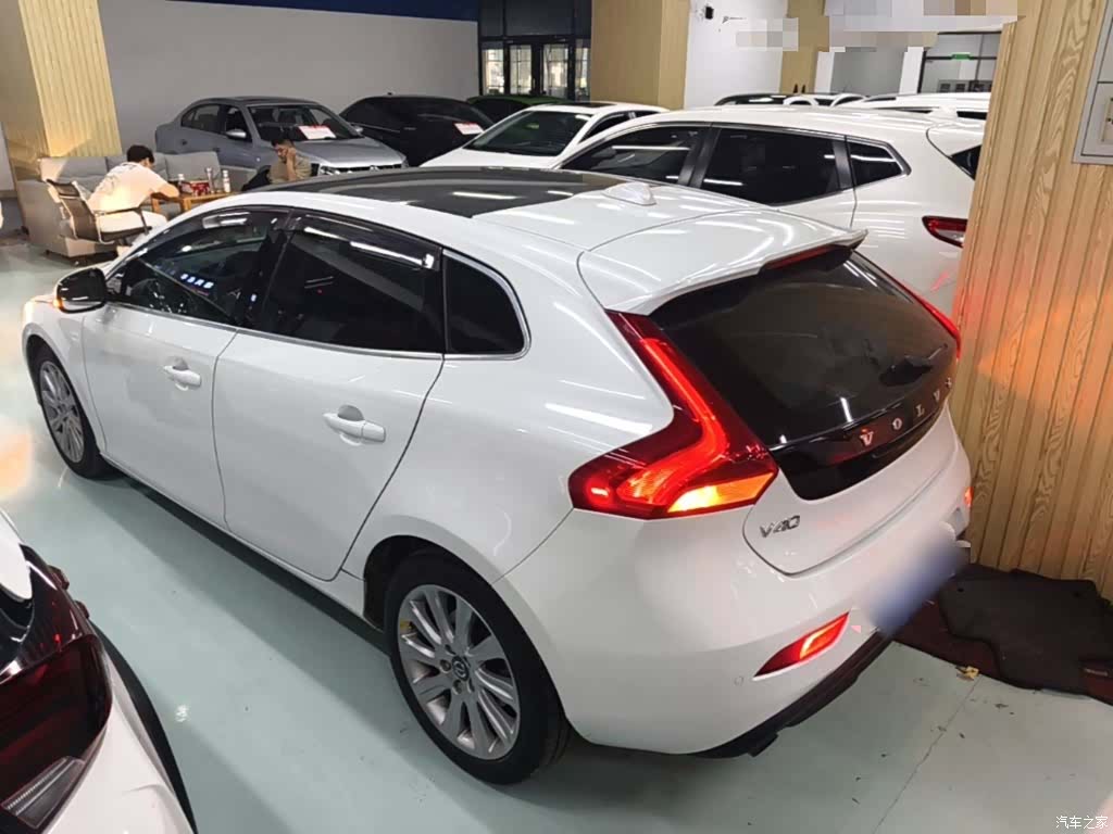 Volvo V40, 2014 23