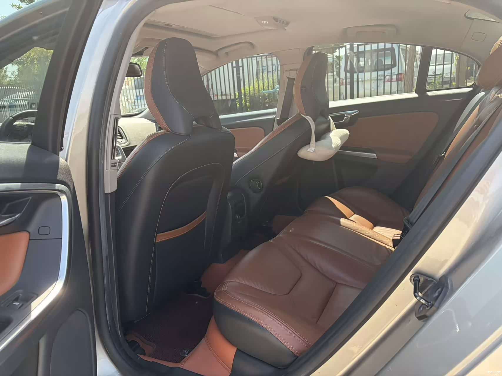 Volvo S60, 2012 все фото