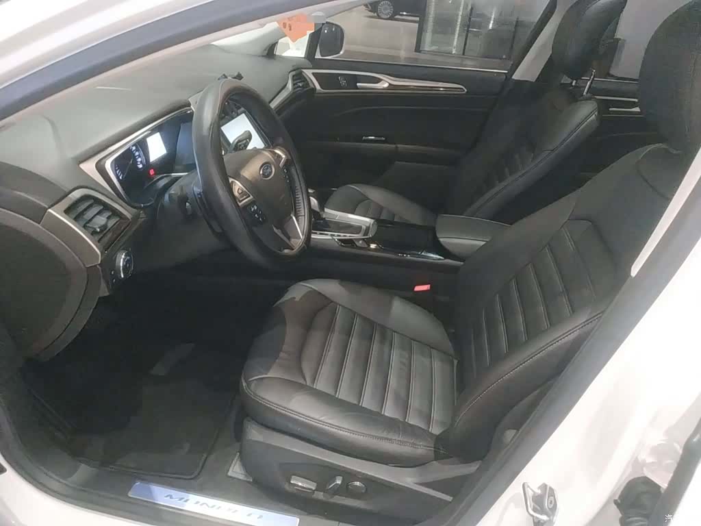 Ford Mondeo, 2016 11
