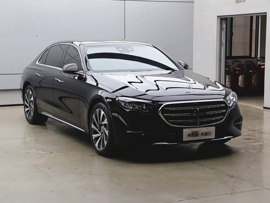 Mercedes-Benz E-Class 2025, фото 33
