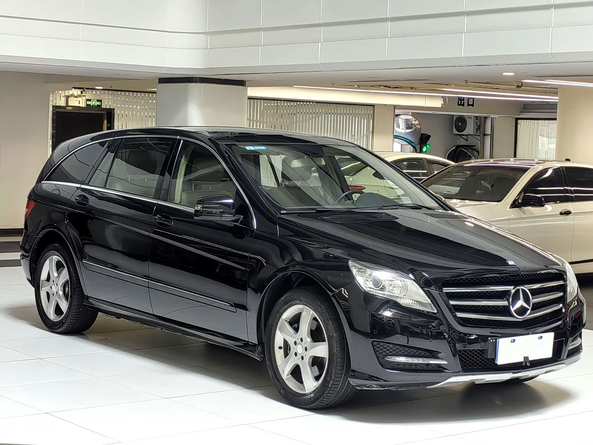 Mercedes-Benz R-Class, 2016 3
