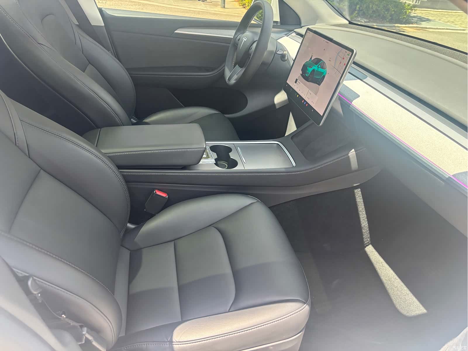 Tesla Model Y, 2024 14