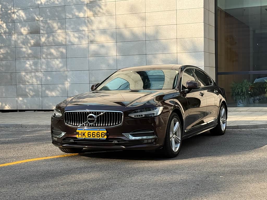 Volvo S90