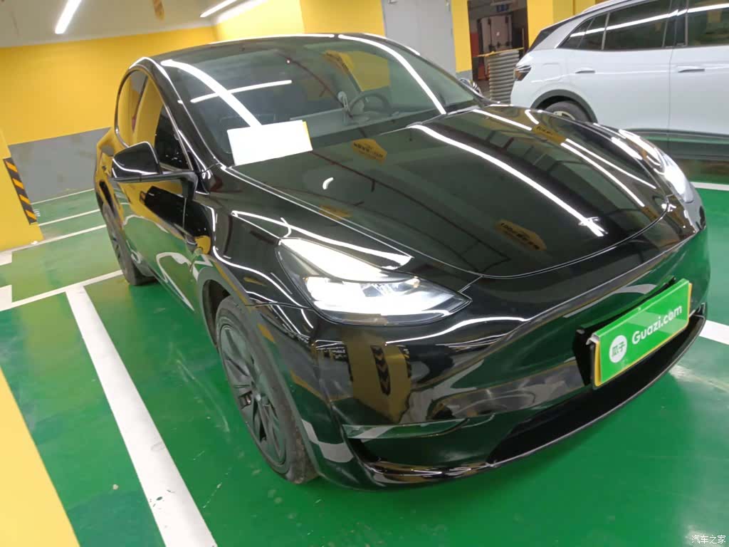 Tesla Model Y, 2024 4
