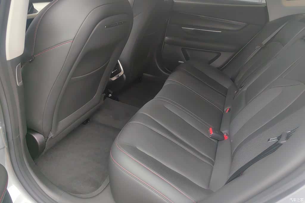 Xpeng P7, 2020 11