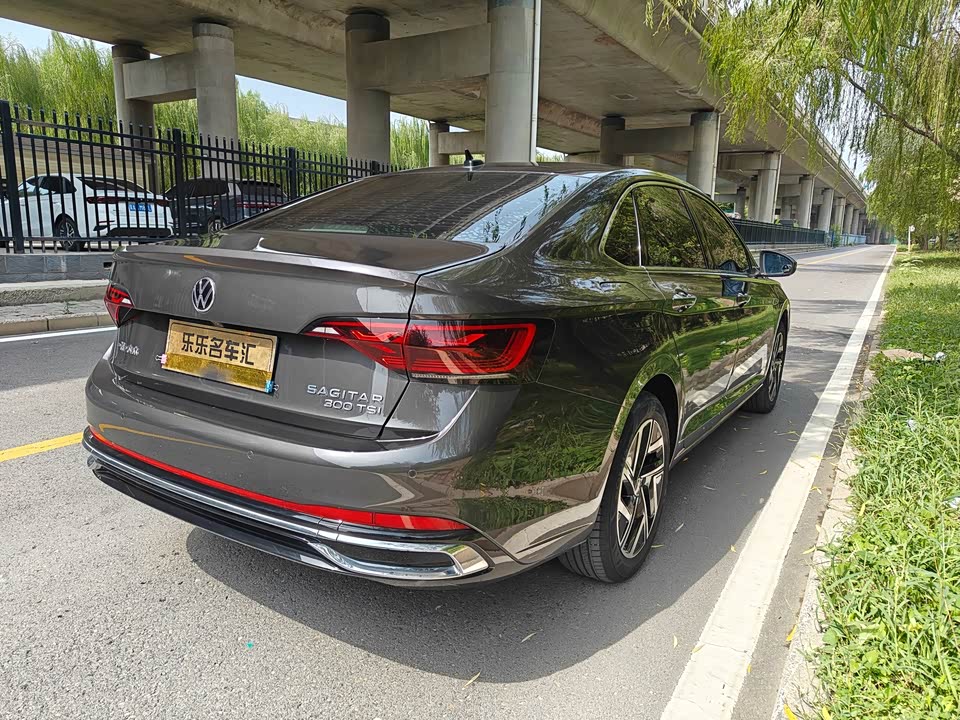 Volkswagen Sagitar
