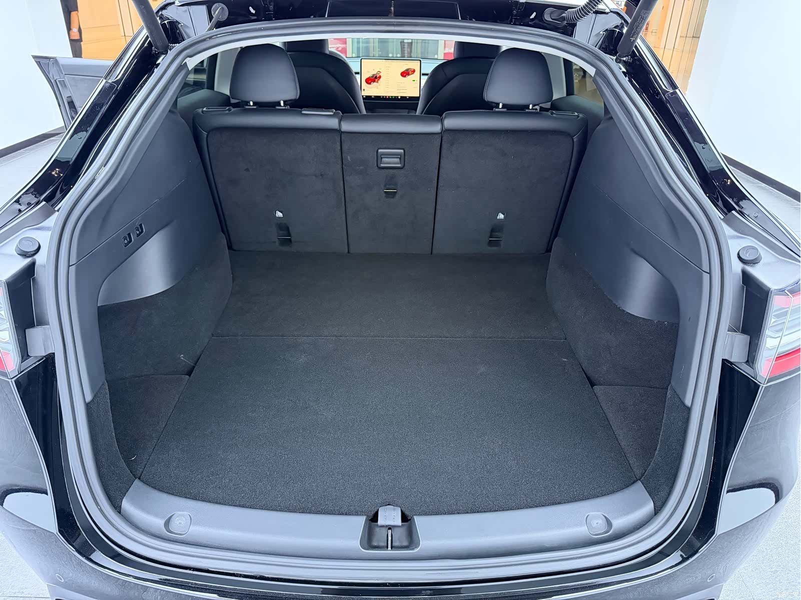 Tesla Model Y, 2022 13