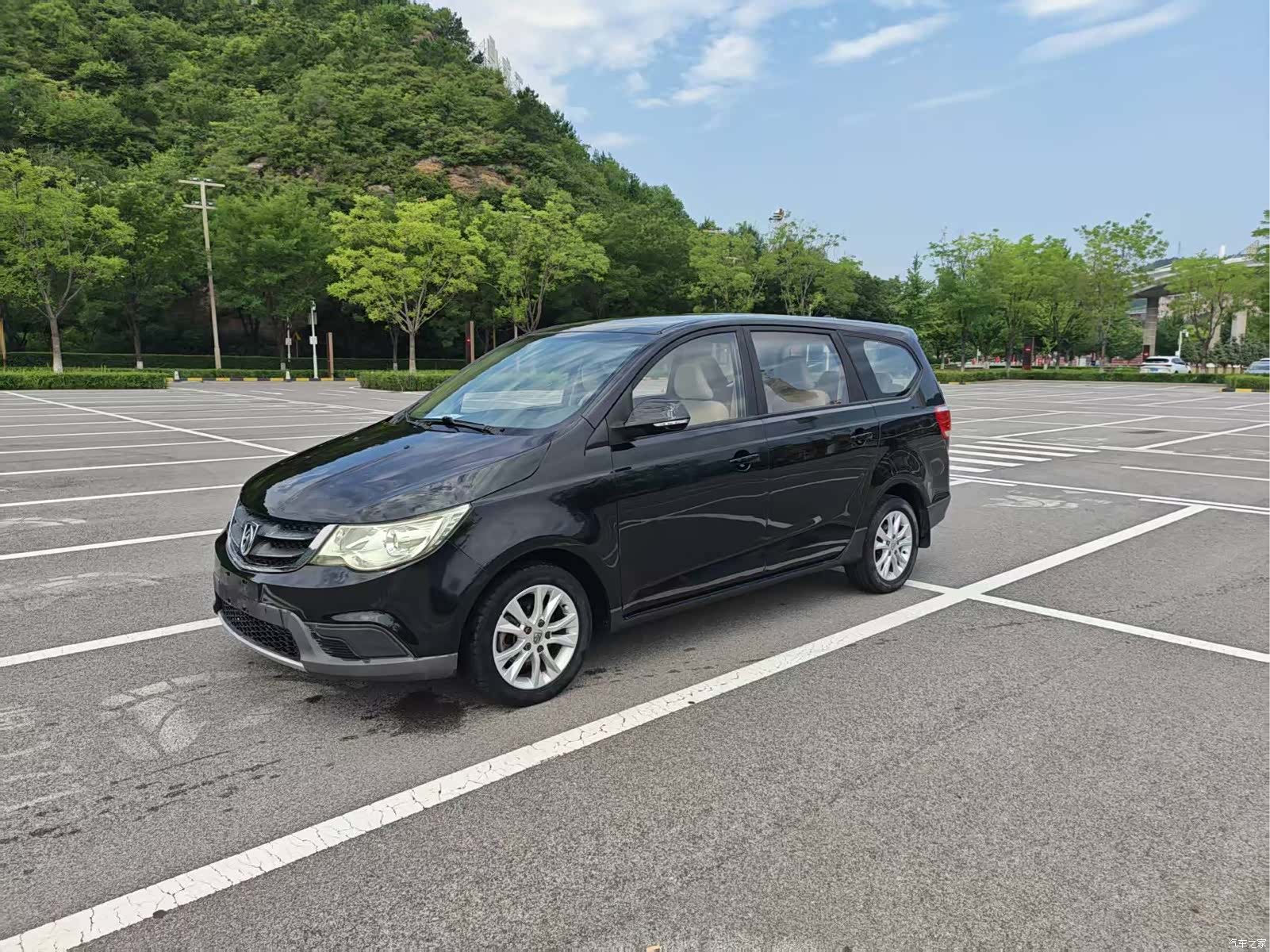Wuling 730, 2015 1