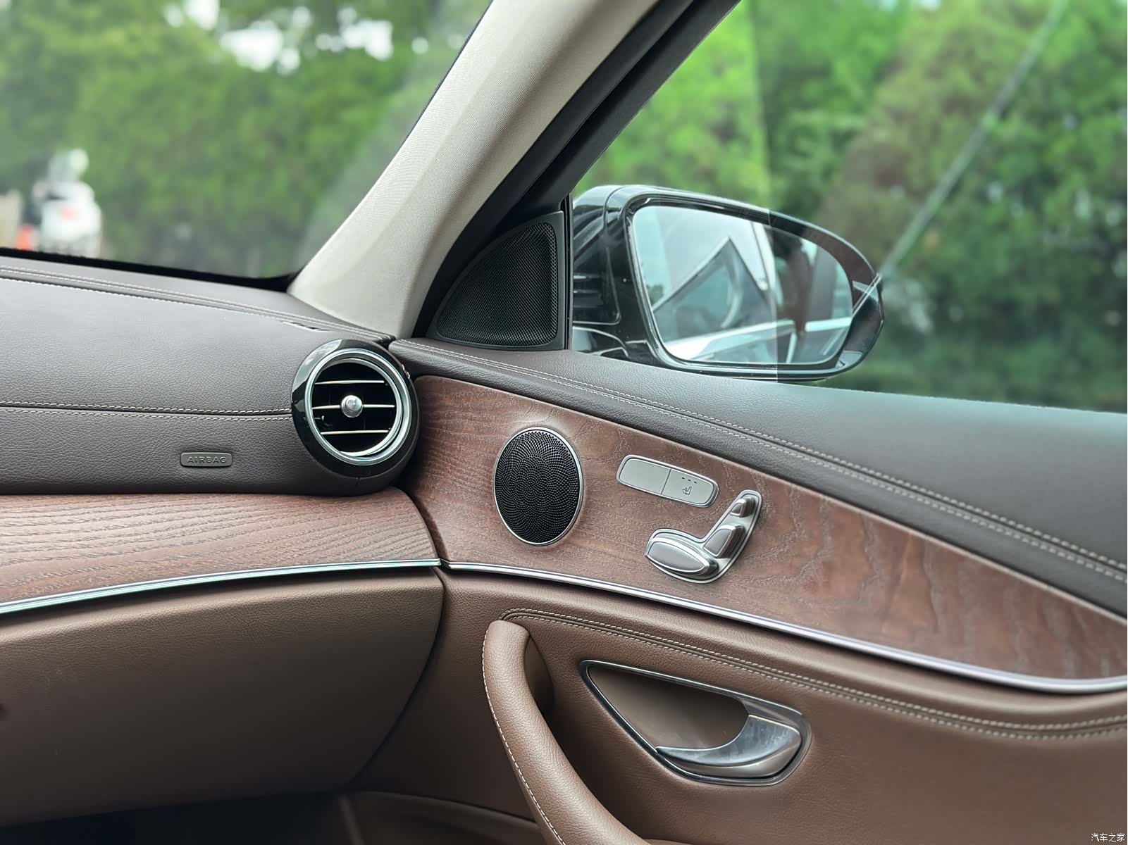Mercedes-Benz E-Class, 2022 36