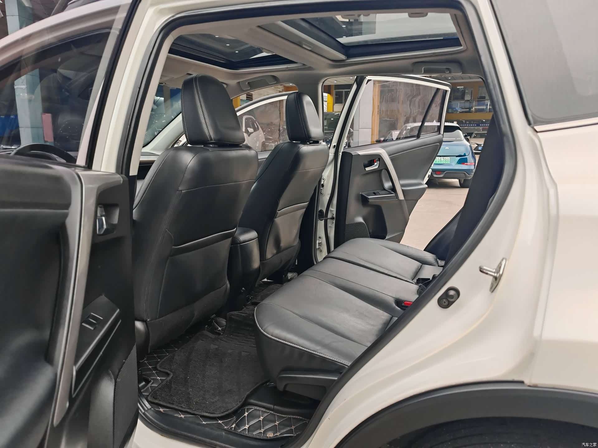 Toyota RAV4, 2016 8