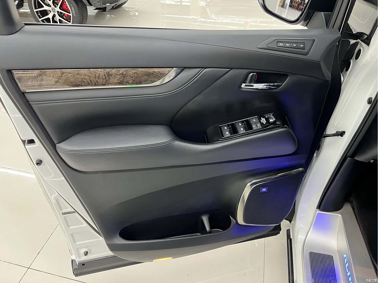 Toyota Alphard, 2018 19